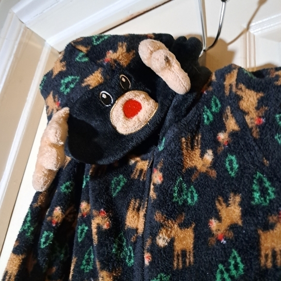 Only boys Red nose reindeer one Piece night suit size large - Picture 5 of 9